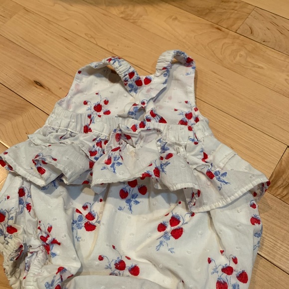 Gap bubble romper summer strawberry 0-3 - Picture 2 of 4